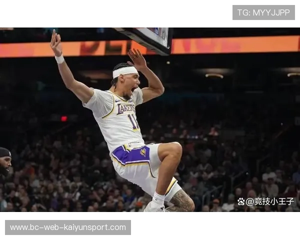 狄龙挑衅詹姆斯遭驱逐，湖人险胜太阳